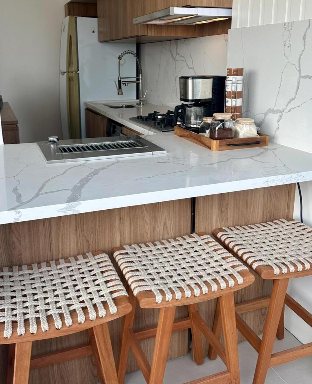 Lindo Apto No Melhor Lugar Da Barra Da Tijuca! Com Uma Vista De Tirar O Folego, Frente Para O Mar! Totalmente Equipado E Decorado Ao Lado Dos Melhores Hoteis E Quiosques Da Barra! Portaria 24H, Piscina, Sauna, Jacuzzi, Academia, Garagem, Wi-Fi, Lavan Rio de Janeiro Exterior foto