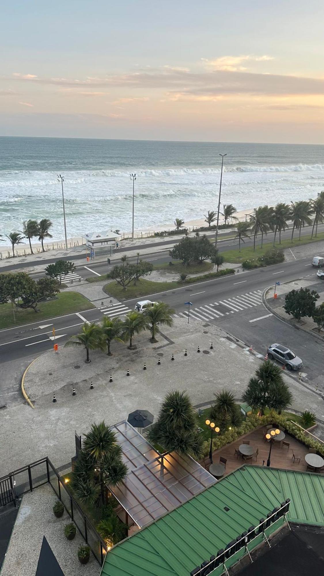 Lindo Apto No Melhor Lugar Da Barra Da Tijuca! Com Uma Vista De Tirar O Folego, Frente Para O Mar! Totalmente Equipado E Decorado Ao Lado Dos Melhores Hoteis E Quiosques Da Barra! Portaria 24H, Piscina, Sauna, Jacuzzi, Academia, Garagem, Wi-Fi, Lavan Rio de Janeiro Exterior foto
