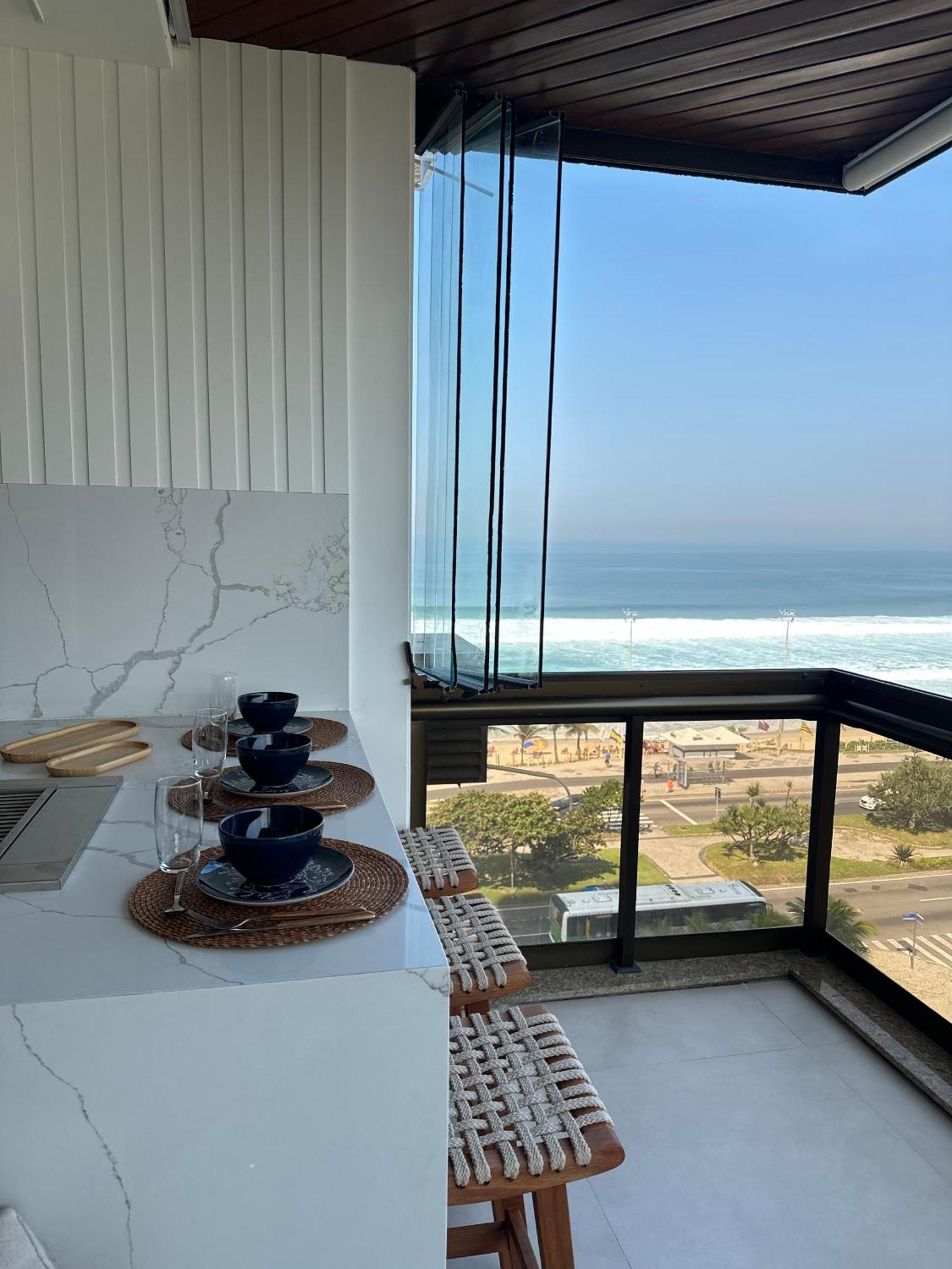 Lindo Apto No Melhor Lugar Da Barra Da Tijuca! Com Uma Vista De Tirar O Folego, Frente Para O Mar! Totalmente Equipado E Decorado Ao Lado Dos Melhores Hoteis E Quiosques Da Barra! Portaria 24H, Piscina, Sauna, Jacuzzi, Academia, Garagem, Wi-Fi, Lavan Rio de Janeiro Exterior foto